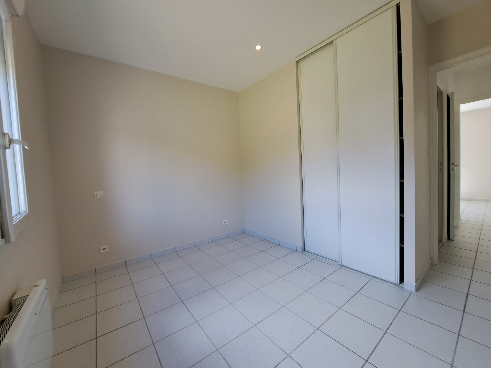 Chambre 2 avec placard