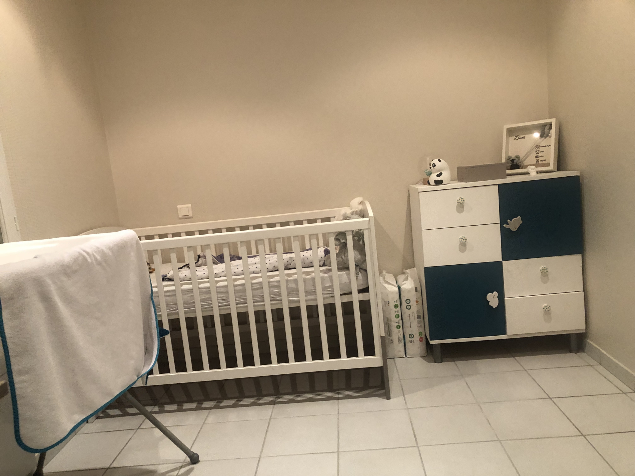 Location Chapelle Basse Mer-Divatte Sur Loire : Chambre 2 avec placard